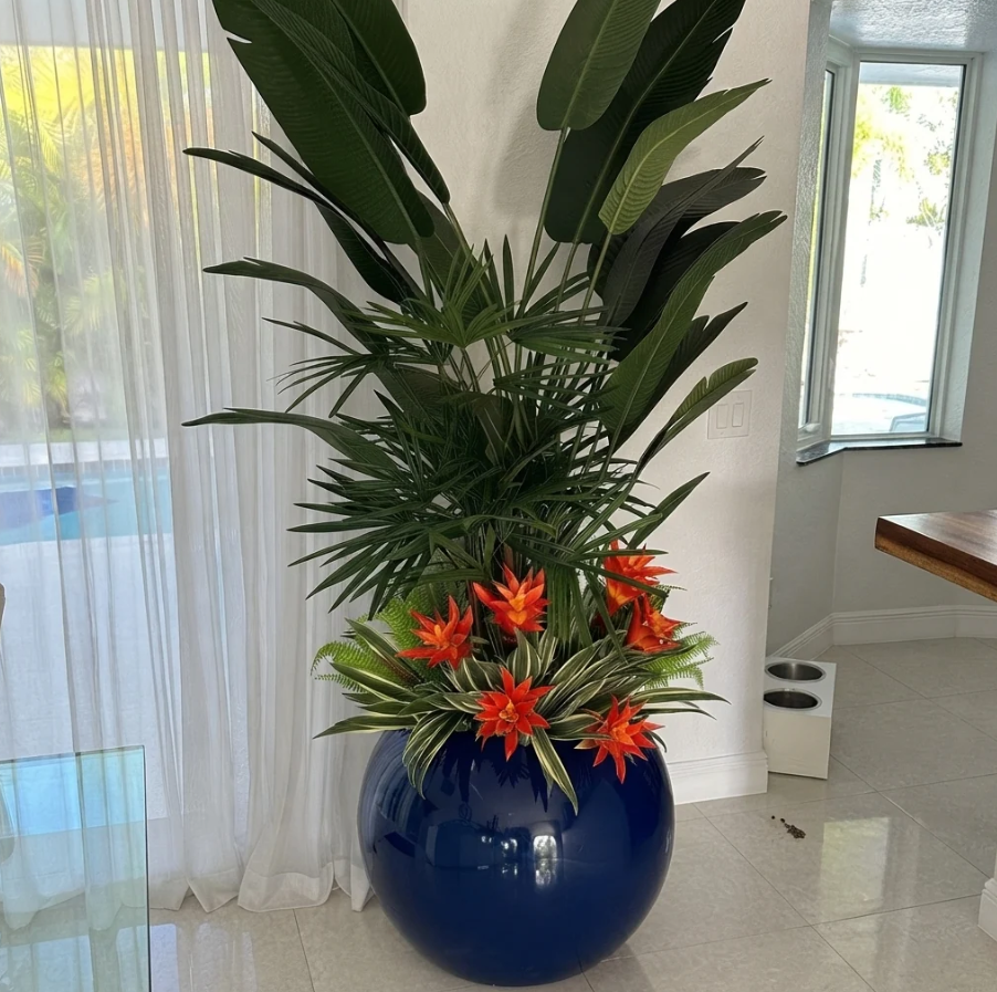 Planta artificial grande "Lancia" con maceta incluida.