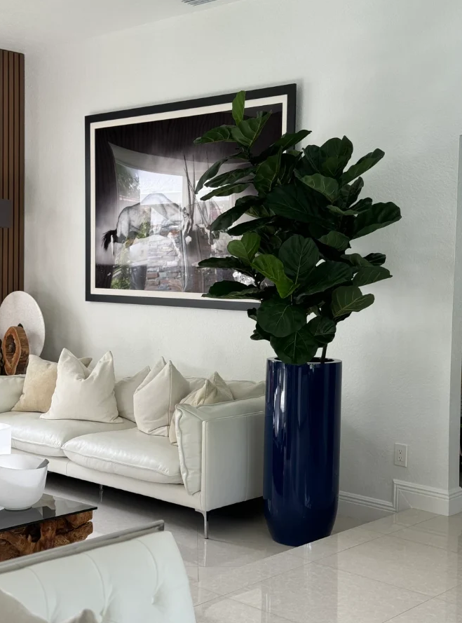 Planta artificial grande "Yas" con maceta incluida.